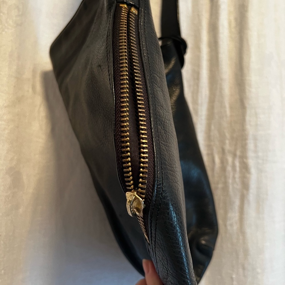 Black Fossil leather shoulder satchel bag. Soft leather. - Picture 9 of 10